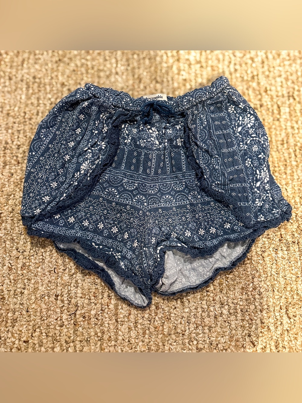 Abercrombie Kids Blue and White Flowy Festival Boho Shorts Size 9/10